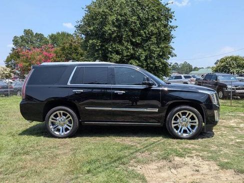 Used 2016 Cadillac Escalade Premium AWD/4WD image 2