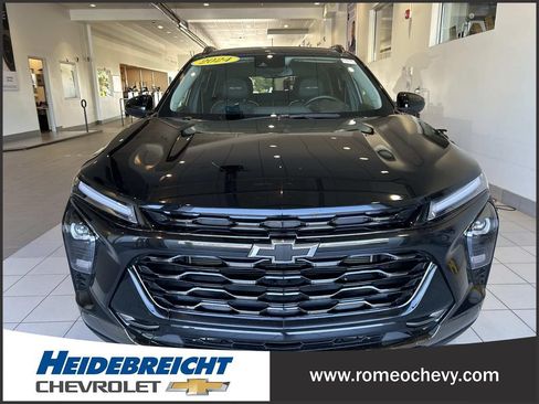 Used 2024 Chevrolet Trax ACTIV w/ Sunroof Package FWD image 37