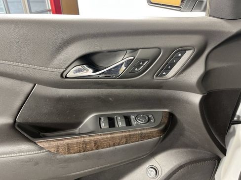 Used 2023 GMC Acadia Denali w/ Denali Ultimate Package FWD image 20