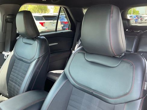 Used 2025 Ford Explorer ST-Line w/ ST-Line Street Pack AWD/4WD image 24