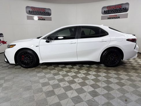 Used 2024 Toyota Camry SE image 6