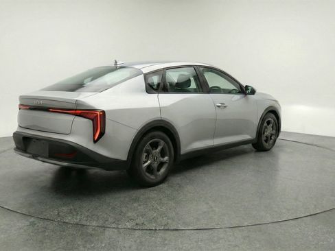 Used 2025 Kia K4 FWD image 9