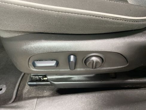 Used 2023 Chevrolet TrailBlazer LT image 28