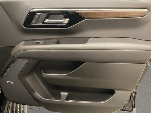 New 2026 Chevrolet Suburban High Country AWD/4WD image 24