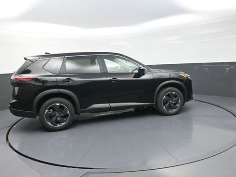 Used 2024 Nissan Rogue SV AWD/4WD image 8