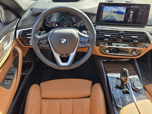 Used 2023 BMW 530i xDrive w/ Premium Package image 13