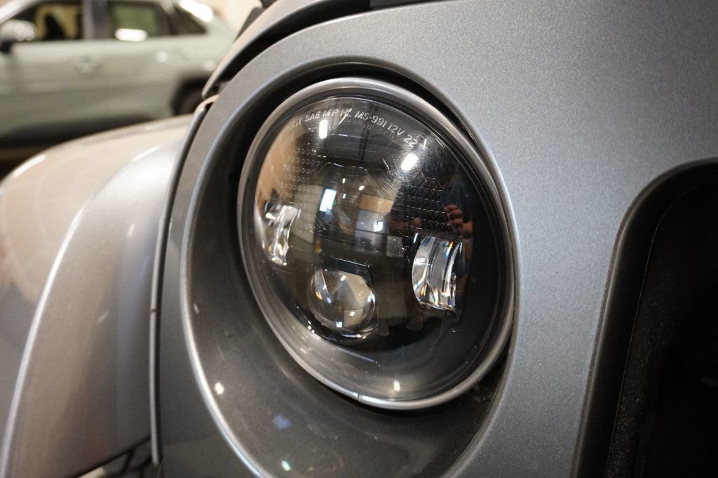 Used 2013 Jeep Wrangler Unlimited Sport AWD/4WD image 11