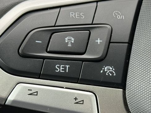 Used 2024 Volkswagen Taos SE AWD/4WD image 20