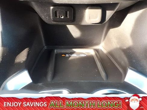 Used 2023 Chevrolet Traverse LT w/ Rear Camera Mirror Package image 20