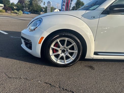 Used 2016 Volkswagen Beetle R-Line SE FWD image 27