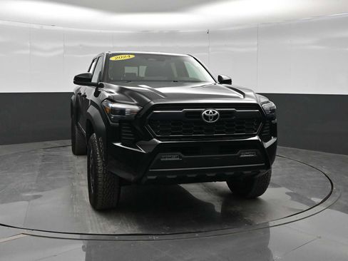 Used 2024 Toyota Tacoma TRD Off-Road w/ TRD Off Road Upgrade Package AWD/4WD image 2