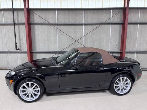Used 2006 MAZDA MX-5 Miata Grand Touring RWD image 1