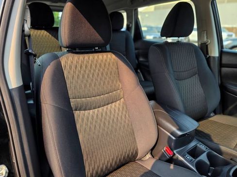 Used 2020 Nissan Rogue SV FWD image 36