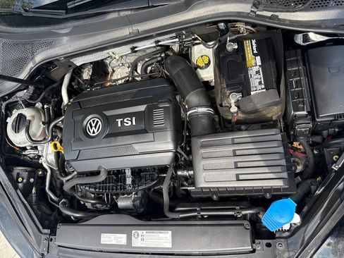 Used 2016 Volkswagen Golf S FWD image 28
