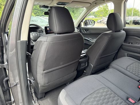 New 2026 Nissan Pathfinder SV w/ SV Premium Package FWD image 19