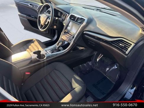 Used 2016 Ford Fusion SE FWD image 12