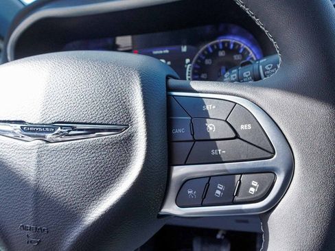 New 2026 Chrysler Pacifica Select image 27