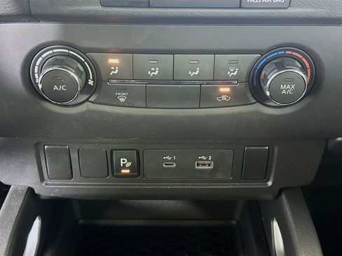 Used 2023 Nissan Frontier SV w/ Technology Package image 23