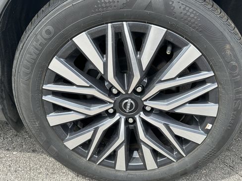 Used 2025 Nissan Altima 2.5 SV FWD image 13