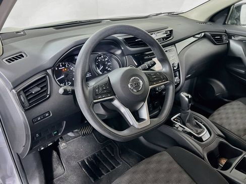 Used 2018 Nissan Rogue Sport SV FWD image 6