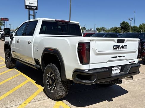 New 2026 GMC Sierra 2500 AT4X w/ LPO, Black Badging Package AWD/4WD image 9