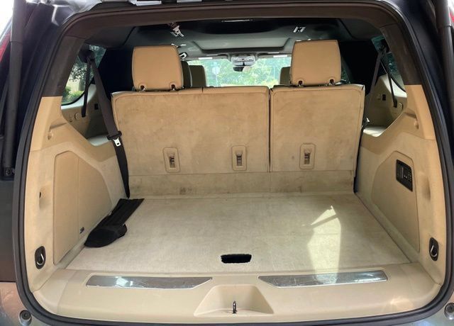 Used 2021 Cadillac Escalade ESV Premium Luxury AWD/4WD image 19