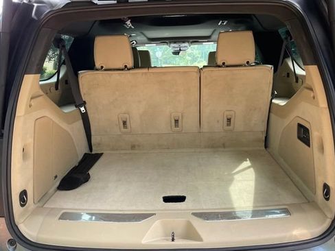 Used 2021 Cadillac Escalade ESV Premium Luxury AWD/4WD image 19