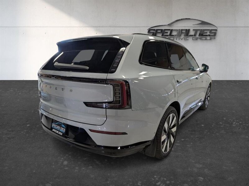 Used 2025 Volvo EX90 Ultra AWD/4WD image 10