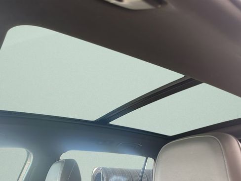 Certified 2024 Volkswagen Tiguan SE R-Line FWD image 16