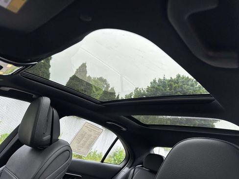 Used 2025 Mercedes-Benz C 300 4MATIC Sedan image 23