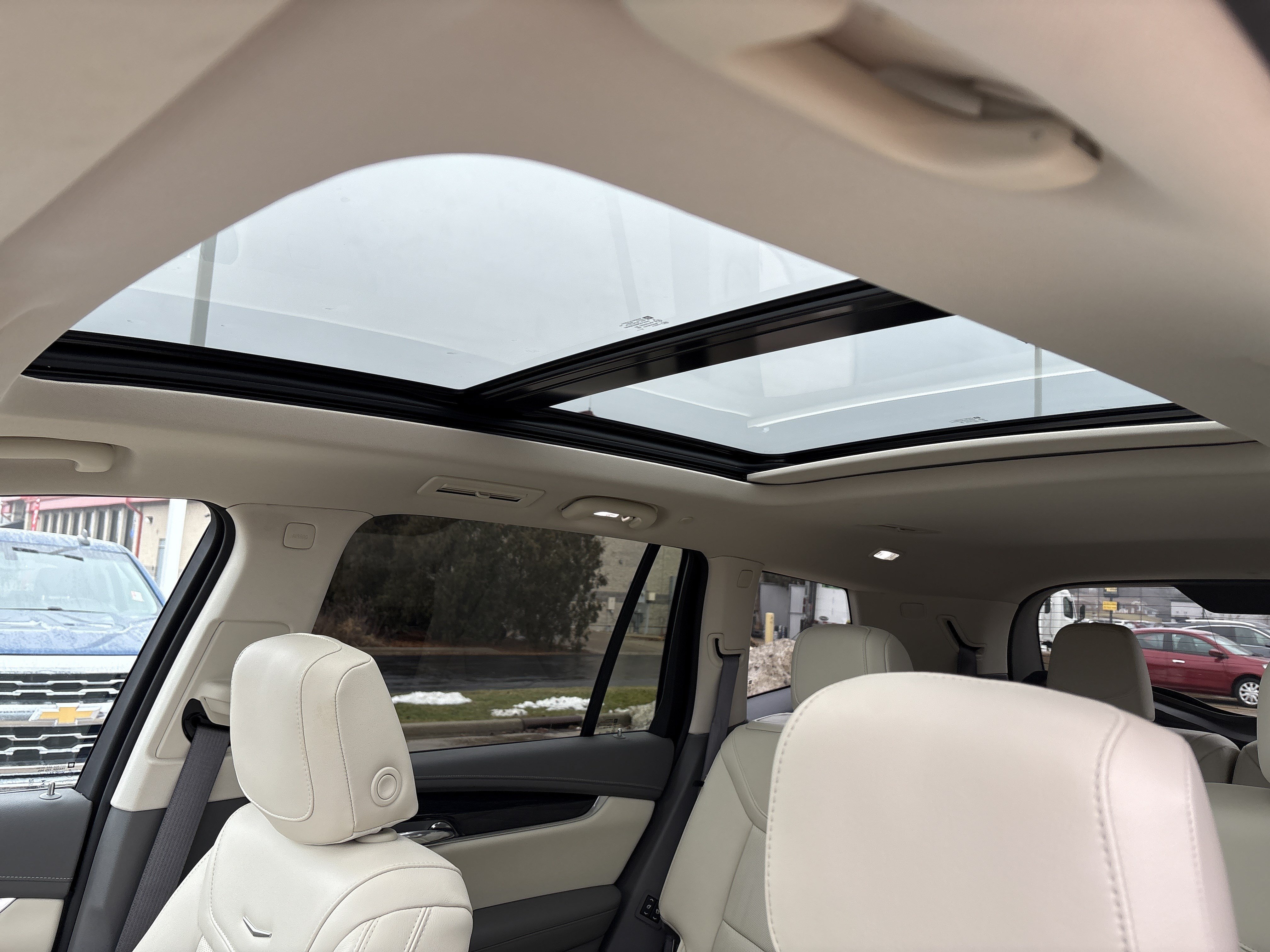 Used 2024 Cadillac XT6 Premium Luxury w/ LPO, Floor Liner Package AWD/4WD image 27
