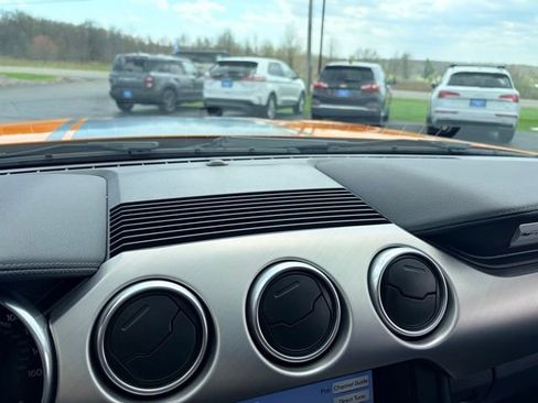 Used 2018 Ford Mustang GT Premium image 19