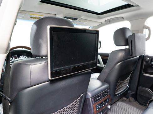 Used 2016 Toyota Land Cruiser image 35