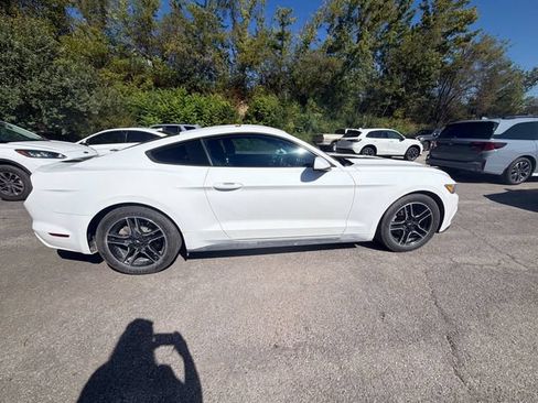 Used 2016 Ford Mustang Coupe RWD image 6