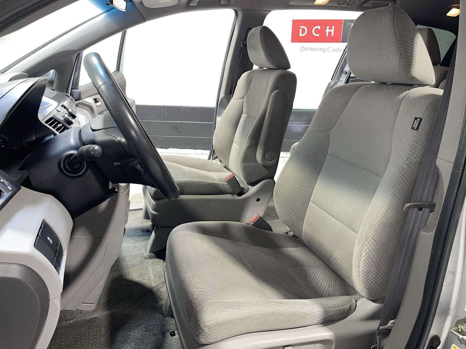 Used 2014 Honda Odyssey LX image 11