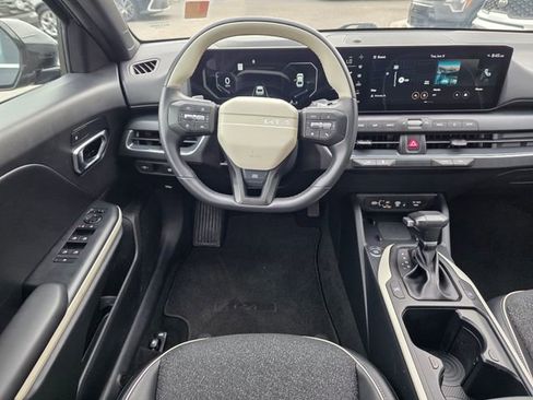 Certified 2025 Kia K4 GT-Line Turbo FWD image 17