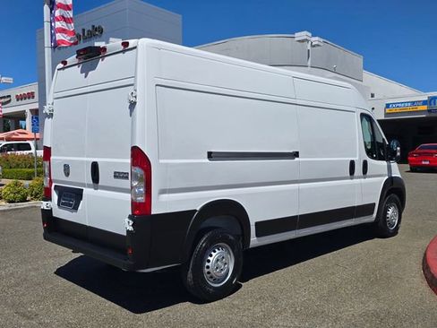 Used 2025 RAM ProMaster 2500 FWD image 4