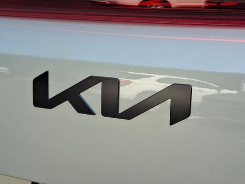 New 2026 Kia Carnival SX w/ SX Dark Edition Package image 10