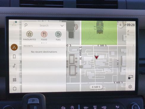 New 2026 Land Rover Defender 130 X-Dynamic SE image 18