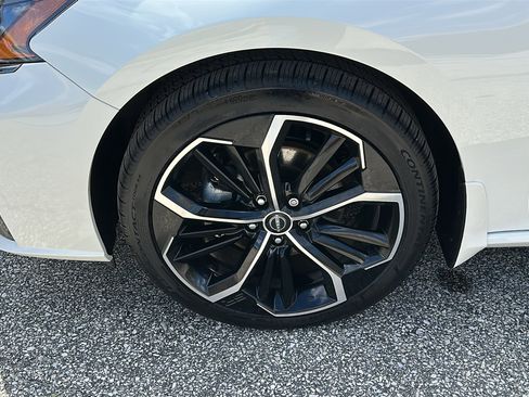 Certified 2023 Nissan Altima 2.5 SR w/ SR Premium Package image 8