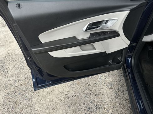 Certified 2017 Chevrolet Equinox LT FWD image 11