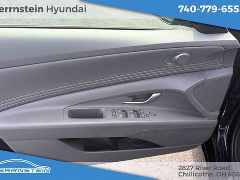 Used 2025 Hyundai Elantra Sport FWD image 6