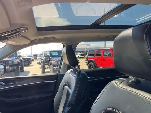 Certified 2023 Jeep Grand Cherokee L Limited image 13