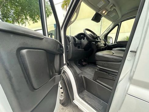 Used 2023 RAM ProMaster 2500 FWD image 12