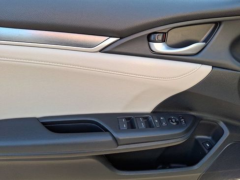 Used 2016 Honda Civic EX-L image 9