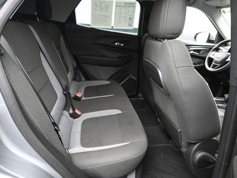 Used 2025 Chevrolet TrailBlazer LT w/ Driver Confidence Package image 9