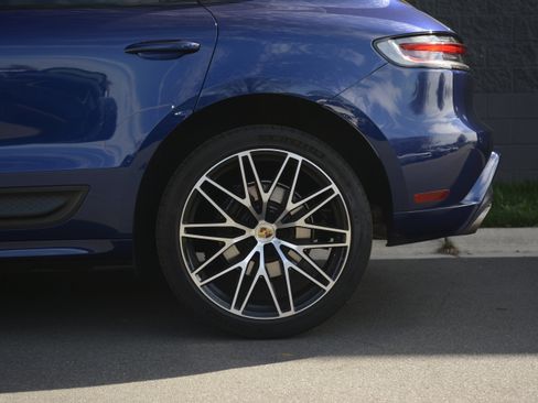 Certified 2025 Porsche Macan S image 37