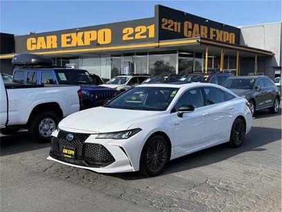 Used 2019 Toyota Avalon XSE w/ All Weather Liner Package