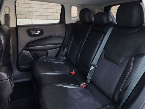 Used 2019 Jeep Compass Latitude FWD image 21