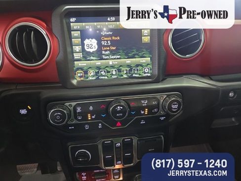 Used 2023 Jeep Gladiator Rubicon w/ Cold Weather Group image 10